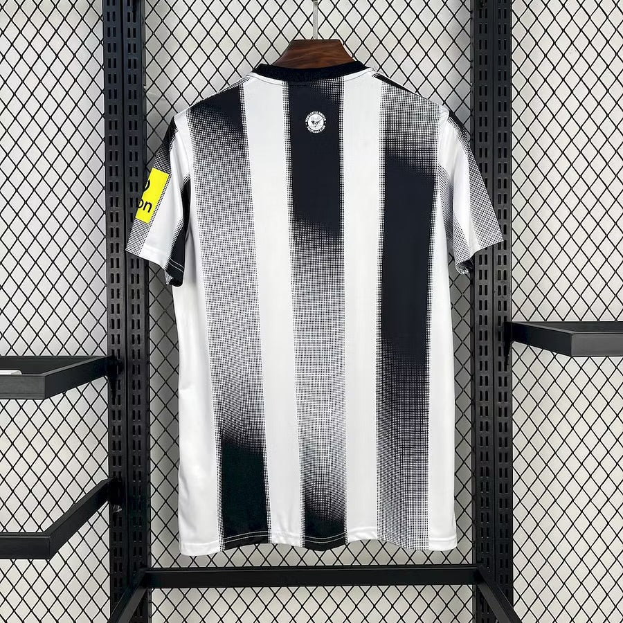 Newcastle maillot domicile 2025 2026